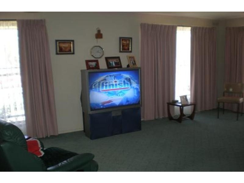 23 Mellor Grove, Swan Hill VIC 3585