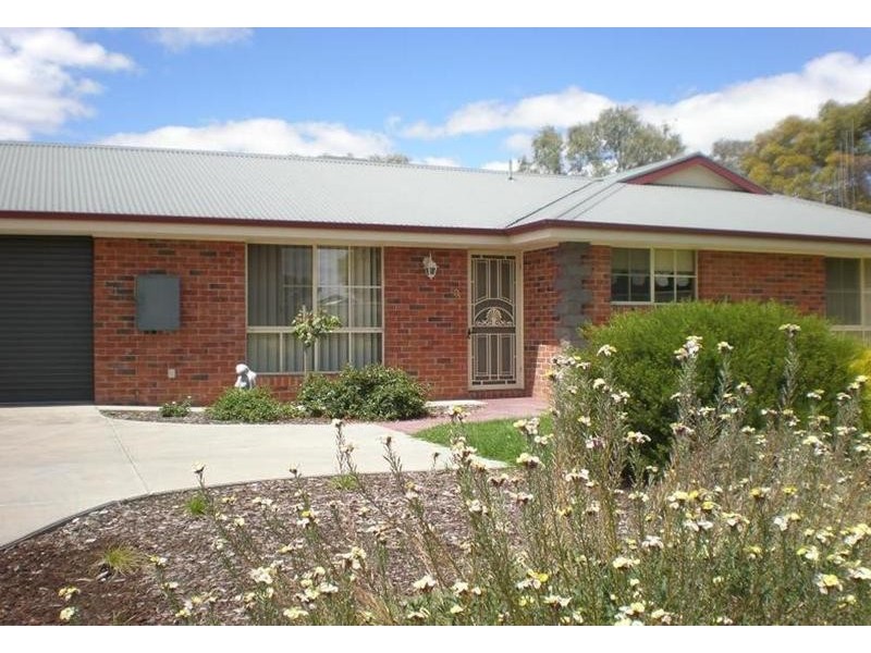 3/74 Stradbroke Avenue, Swan Hill VIC 3585