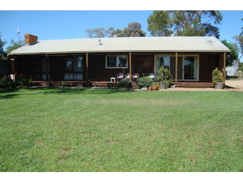 39 Hungerford Lane, Vinifera VIC 3591