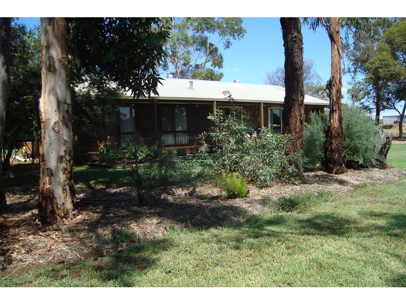 39 Hungerford Lane, Vinifera VIC 3591