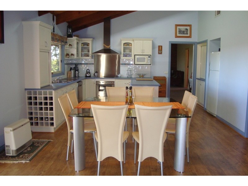 39 Hungerford Lane, Vinifera VIC 3591