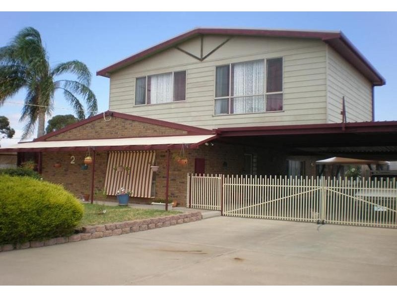 2 Makepeace Street, Swan Hill VIC 3585