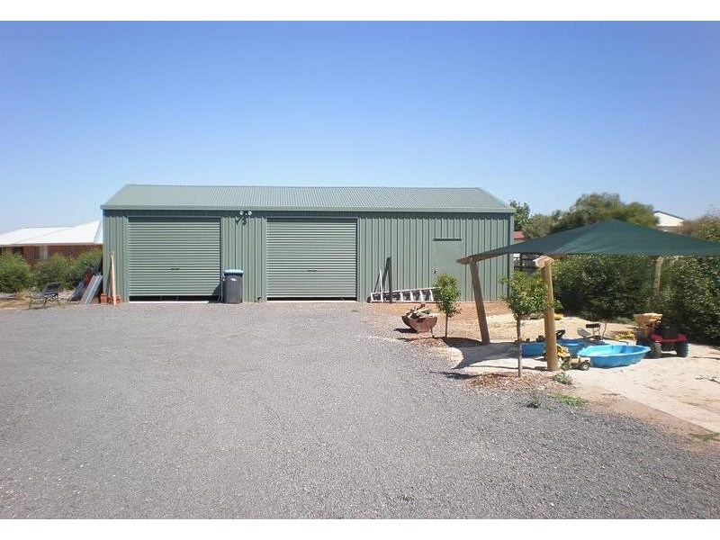 17 Derham Drive, Swan Hill VIC 3585