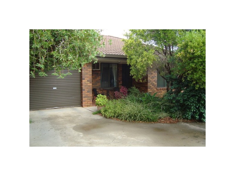 64 Stradbroke Avenue, Swan Hill VIC 3585