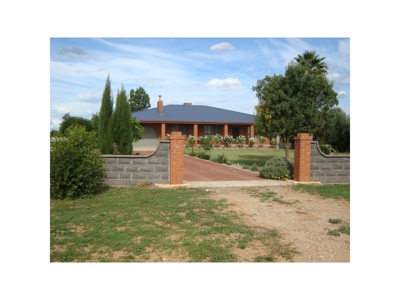 75 McGregor Lane, Vinifera VIC 3591