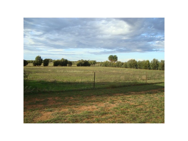 75 McGregor Lane, Vinifera VIC 3591