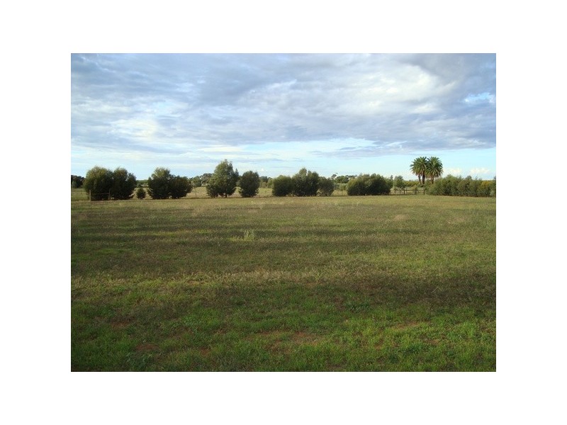 75 McGregor Lane, Vinifera VIC 3591