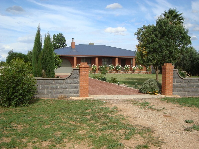 75 McGregor Lane, Vinifera VIC 3591