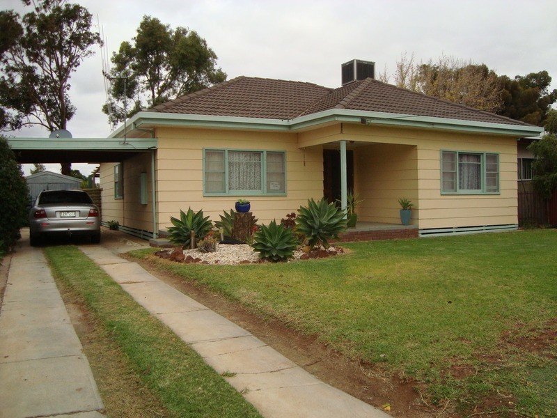 23 Bruton Grove, Swan Hill VIC 3585