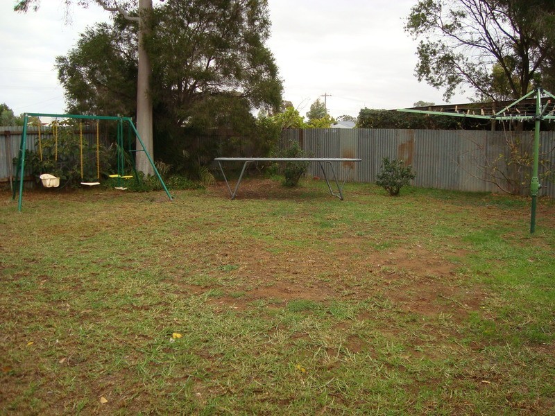 23 Bruton Grove, Swan Hill VIC 3585