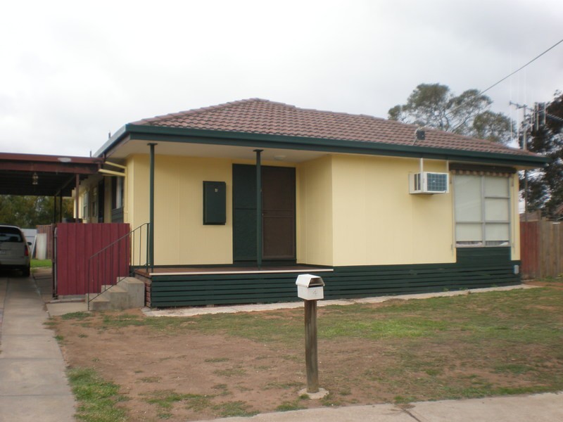 4 Storer Court, Swan Hill VIC 3585