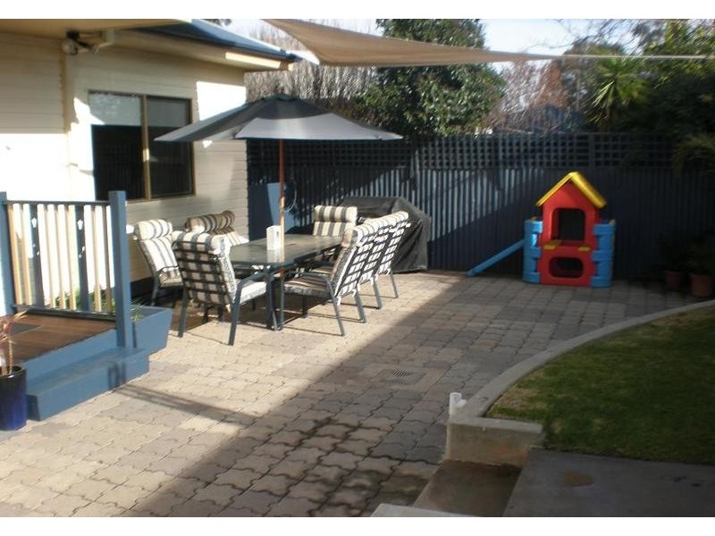 16 Donnington Street, Swan Hill VIC 3585