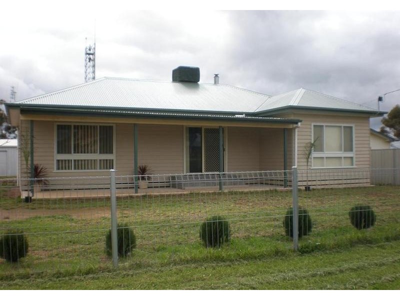 4 Lalbert Road, Lake Boga VIC 3584