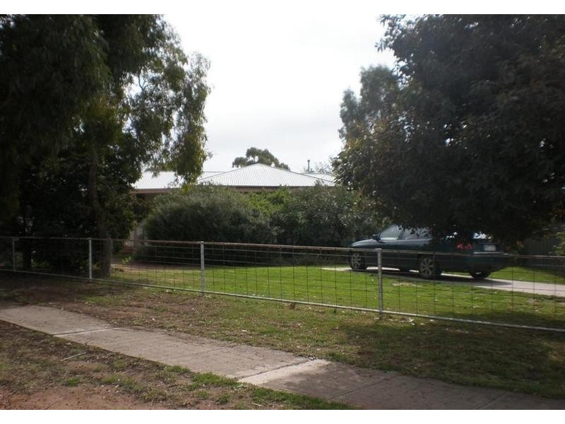 57 Palaroo Street, Swan Hill VIC 3585