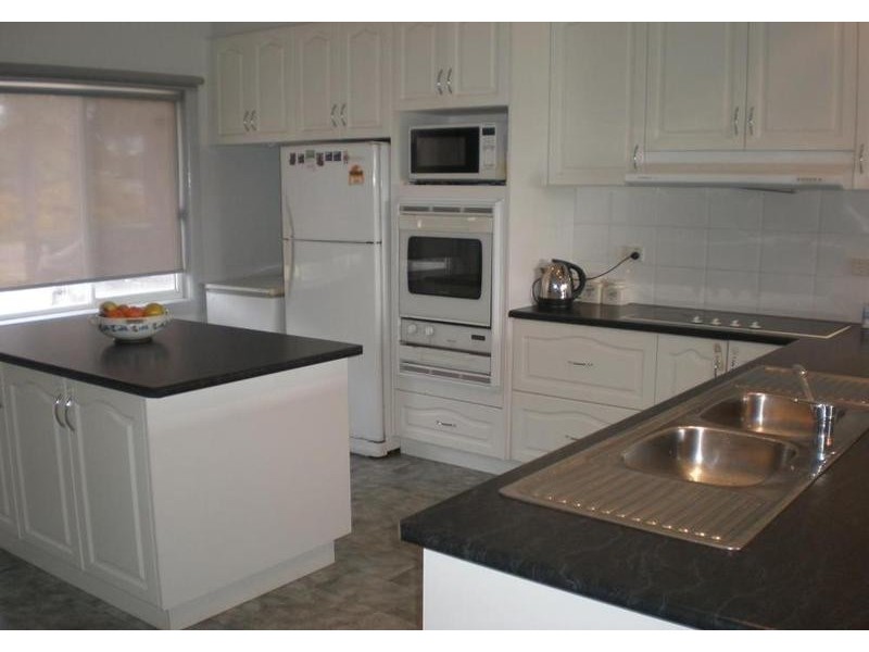 19 Birdwood Avenue, Nyah West VIC 3595