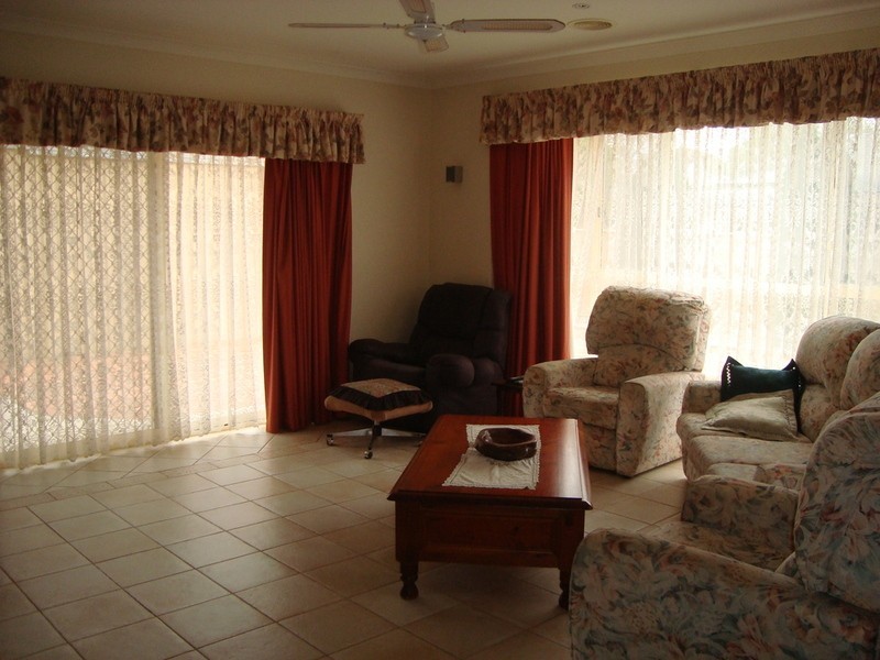 10 Cleeland Drive, Swan Hill VIC 3585