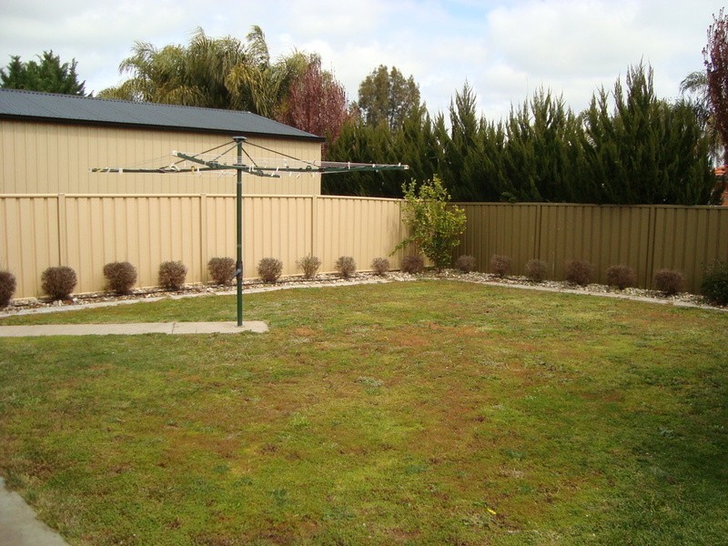 10 Cleeland Drive, Swan Hill VIC 3585