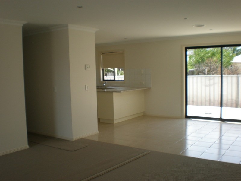 3/10 Betts Court, Swan Hill VIC 3585