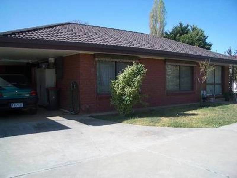 2/3 Kima Street, Swan Hill VIC 3585