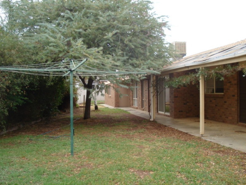 50 Parkview Drive, Swan Hill VIC 3585