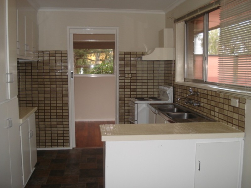 24 Holloway Grove, Swan Hill VIC 3585