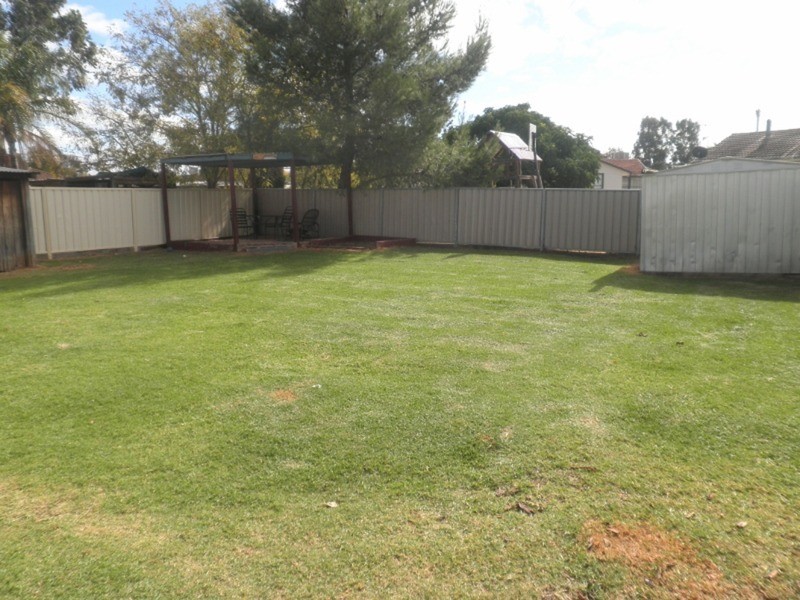 14 Bruton Grove, Swan Hill VIC 3585