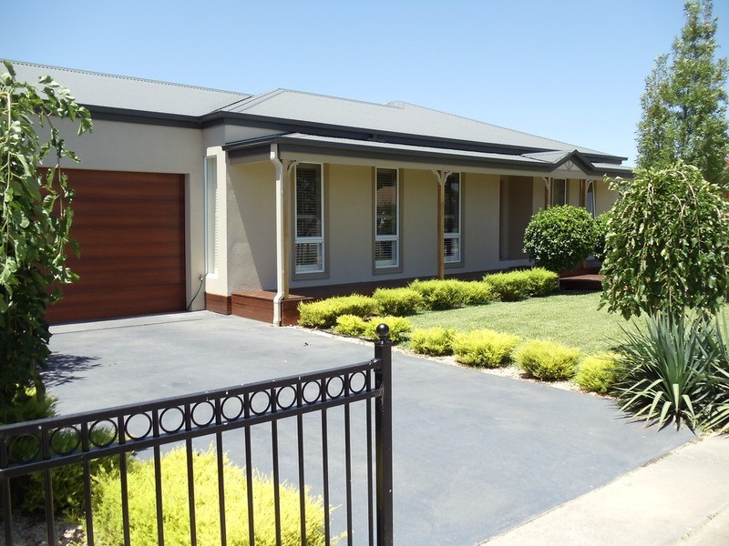 1/39 Palaroo Street, Swan Hill VIC 3585