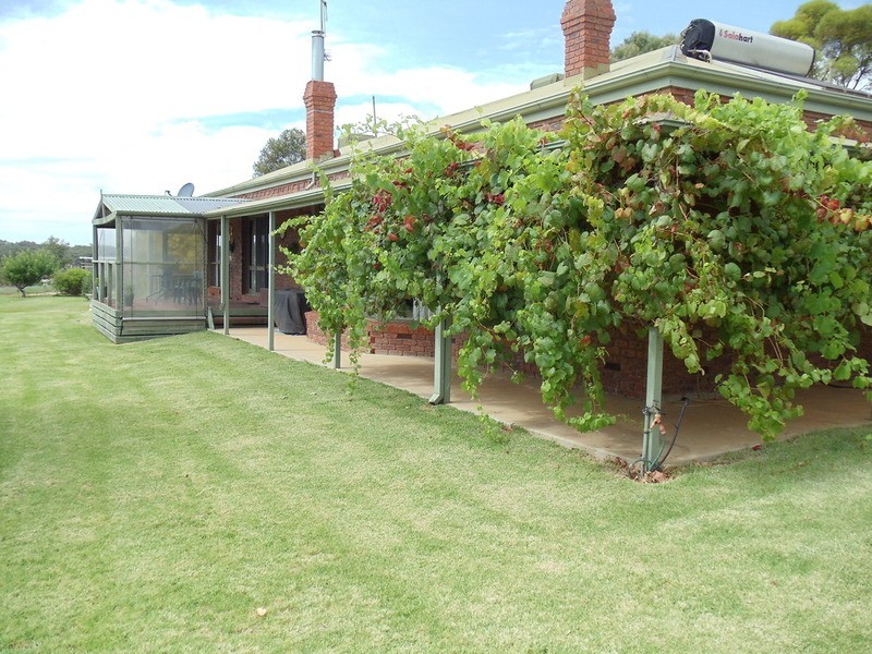 2916 Murray Valley Highway, Nyah VIC 3594