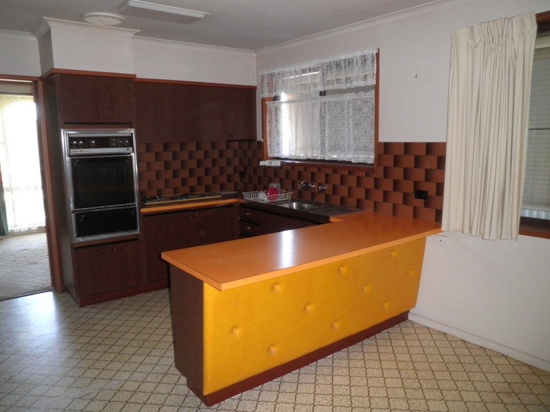 27 Mellor Grove, Swan Hill VIC 3585