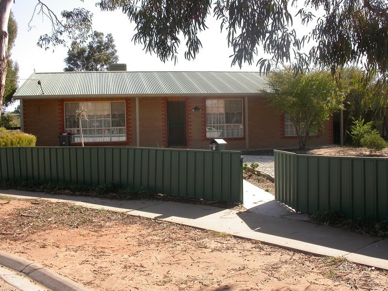 9 Ledwidge Court, Swan Hill VIC 3585