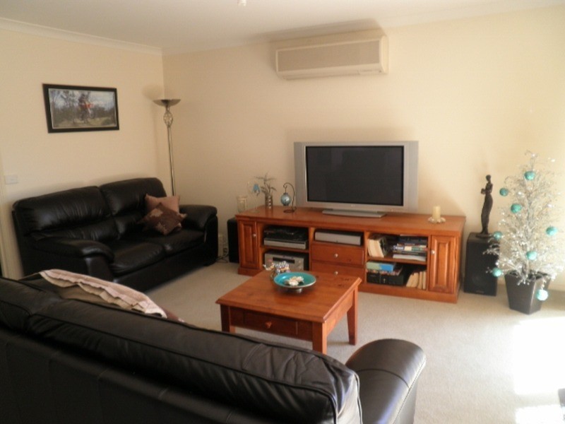 2/131 Stradbroke Avenue, Swan Hill VIC 3585