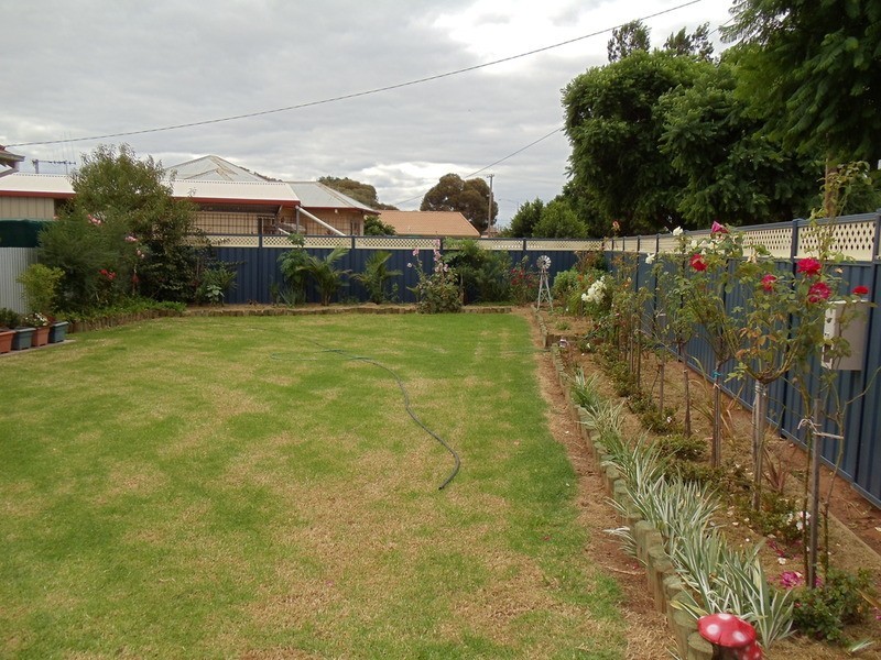 148 Stradbroke Avenue, Swan Hill VIC 3585