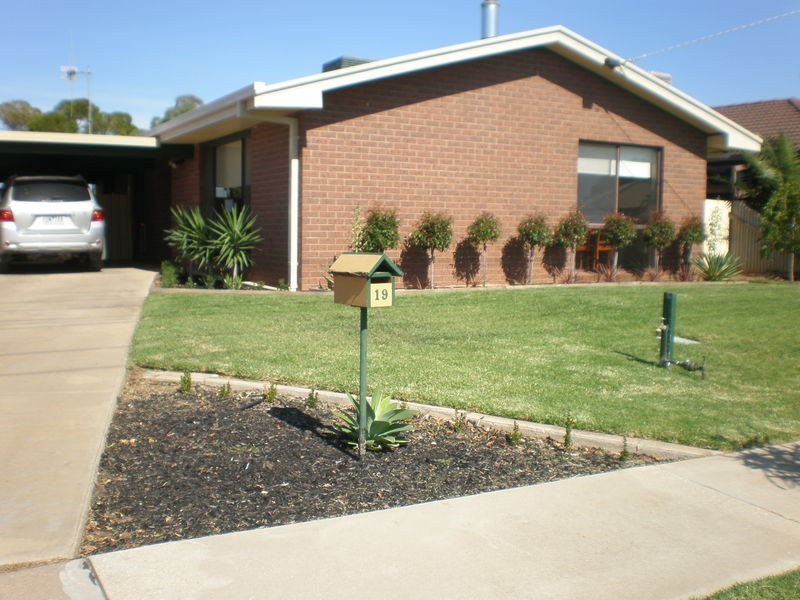 19 Bolderwood Drive, Swan Hill VIC 3585