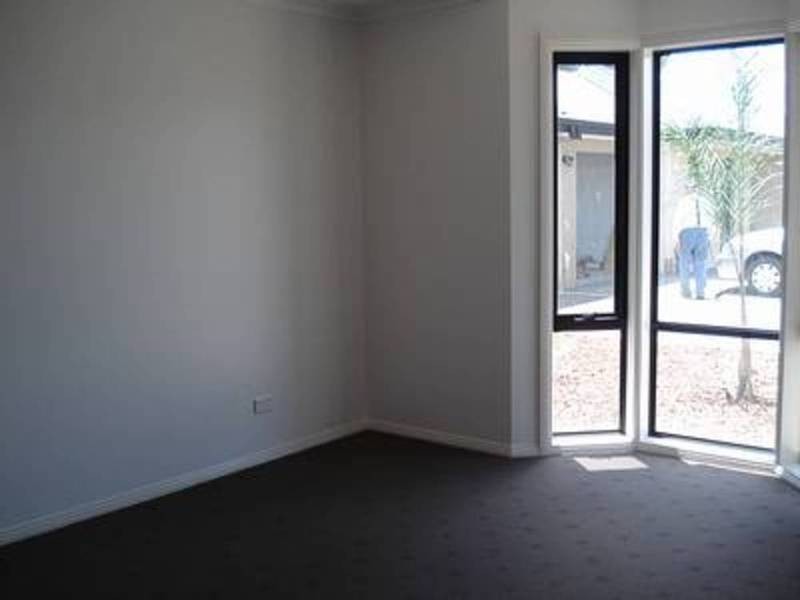 2/8 Betts Court, Swan Hill VIC 3585