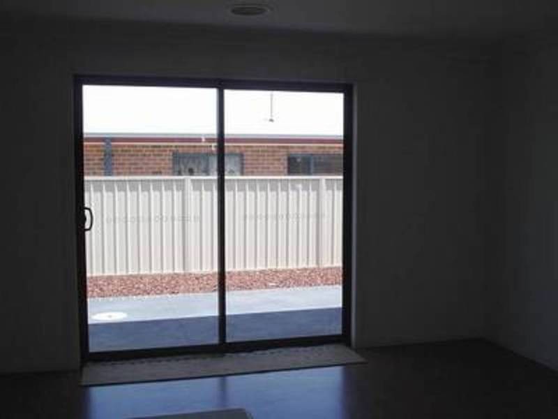 2/8 Betts Court, Swan Hill VIC 3585