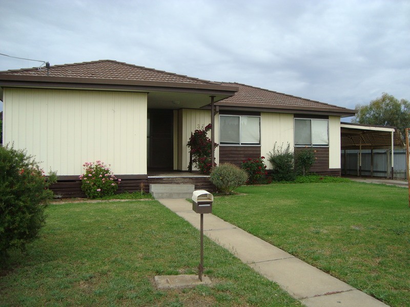 36 Harrison Crescent, Swan Hill VIC 3585