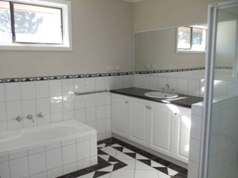 30 Gray Street, Swan Hill VIC 3585