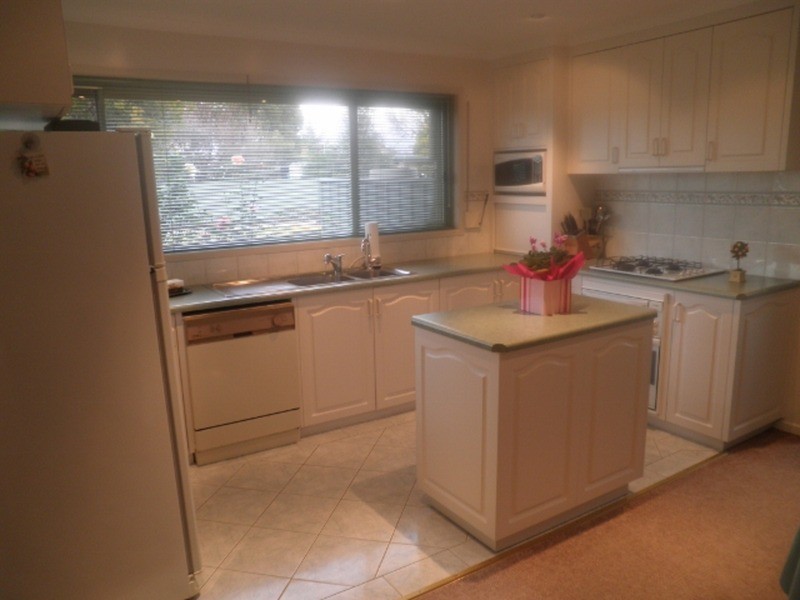 12 Douglas Avenue, Swan Hill VIC 3585