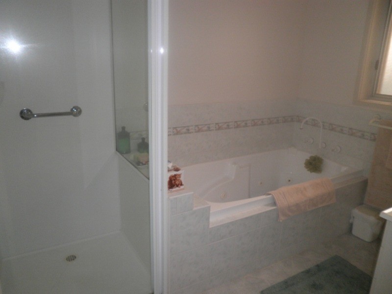 12 Douglas Avenue, Swan Hill VIC 3585