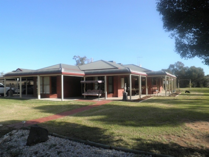 27 Mortoo Street, Swan Hill VIC 3585