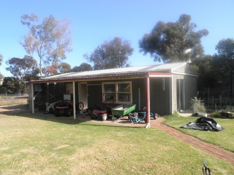 27 Mortoo Street, Swan Hill VIC 3585