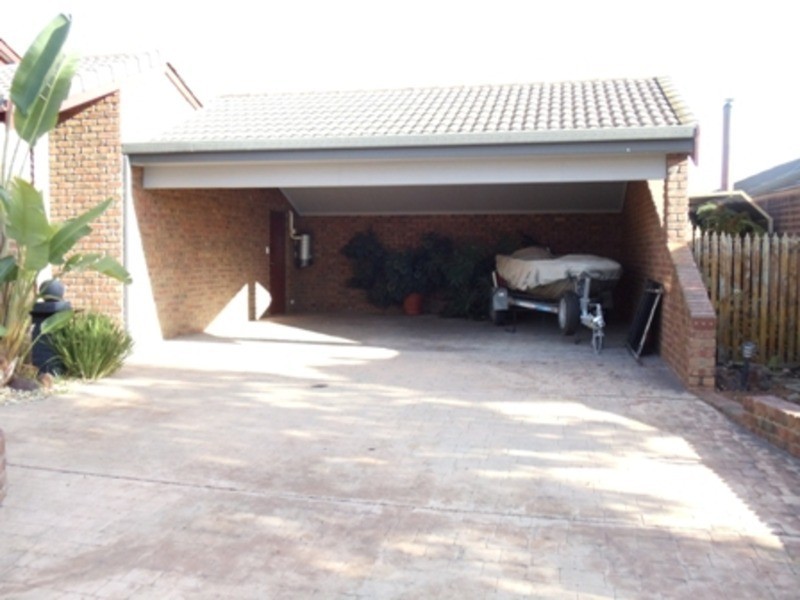 9 Goyne Crescent, Swan Hill VIC 3585