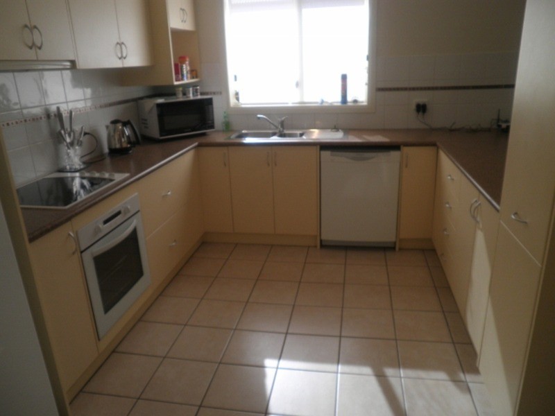 1/82 Stradbroke Avenue, Swan Hill VIC 3585