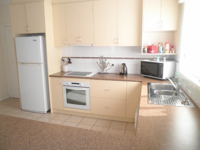 1/82 Stradbroke Avenue, Swan Hill VIC 3585