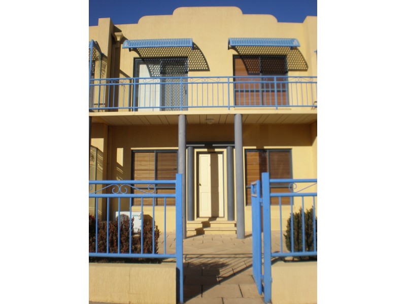 2/478 Campbell Street, Swan Hill VIC 3585