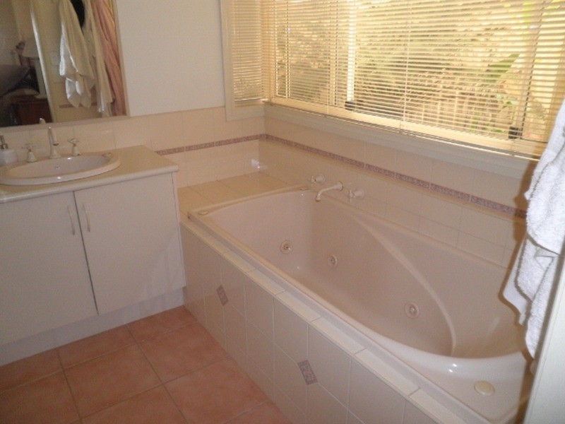 17 Currawong Court, Murray Downs NSW 3585