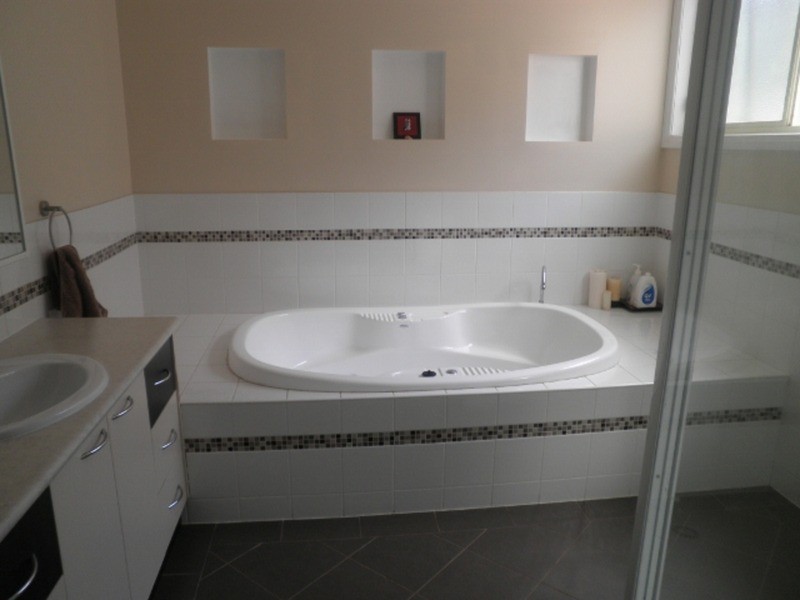 19 Kimberley Avenue, Swan Hill VIC 3585