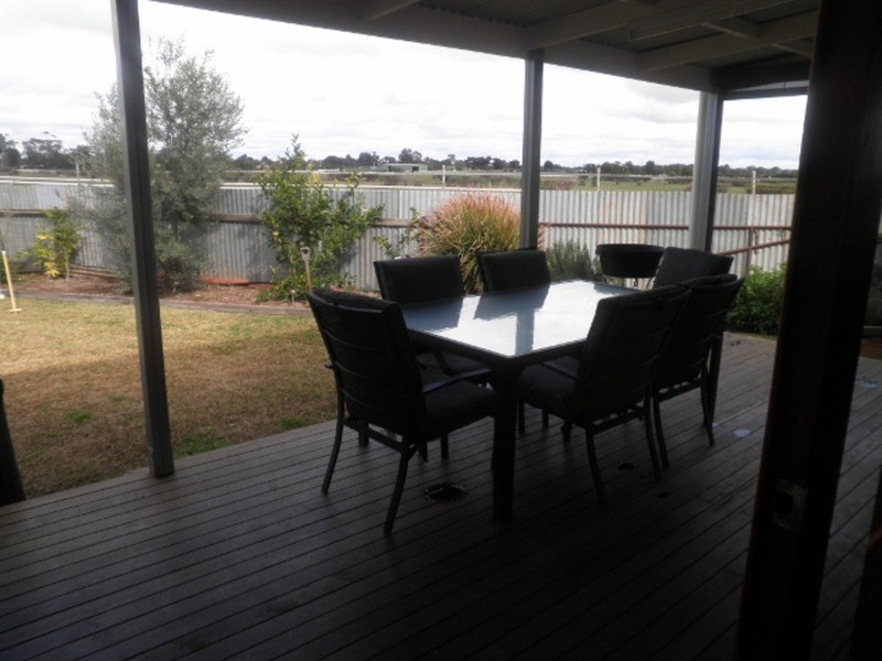 19 Kimberley Avenue, Swan Hill VIC 3585