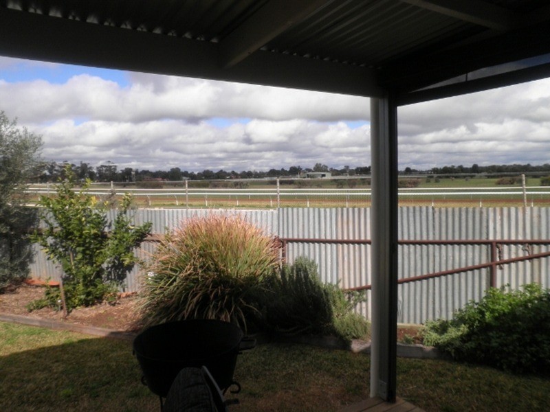 19 Kimberley Avenue, Swan Hill VIC 3585