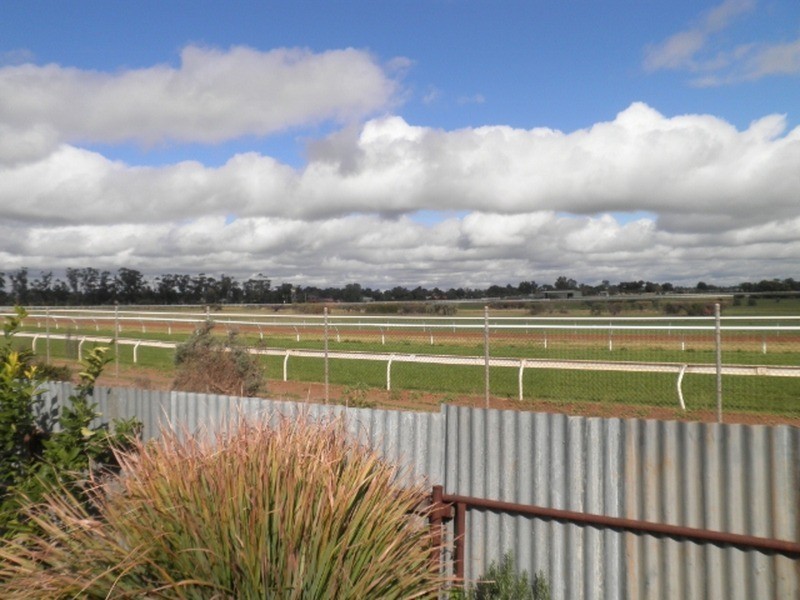 19 Kimberley Avenue, Swan Hill VIC 3585